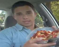 Nick Wright (YouTuber) eating non vegetarian food